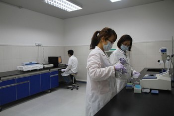 参观榆林中天华康亲子鉴定中心实验室 29